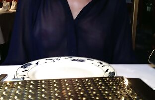 XXX Shmara گره خورده است یک جوجه به فیلم سکسی کوتاه با کیفیت یک صندلی بالا با کمربند چرمی